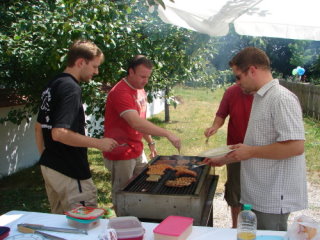 Papas beim Grillen
